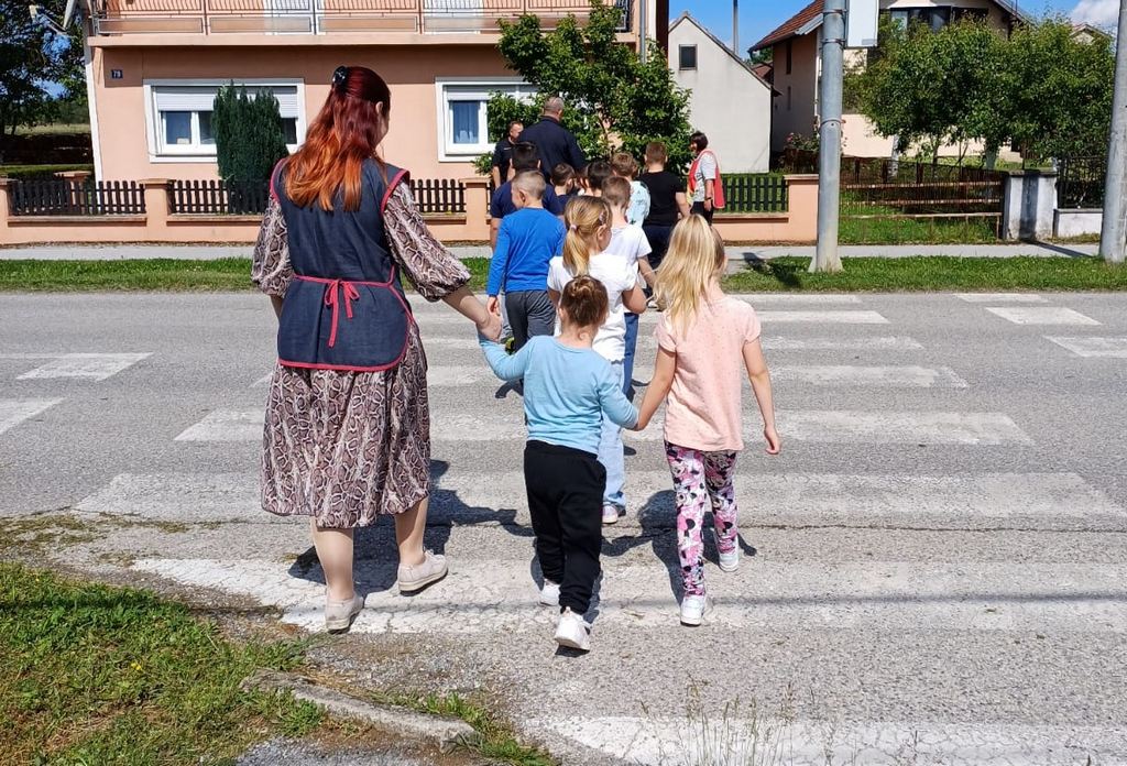 policija_u_vrticu00003